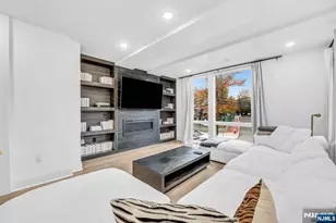 38 Hudson Ave, Edgewater, NJ 07020 - Photo 4