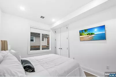 38 Hudson Avenue, Edgewater, NJ 07020 - Photo 32