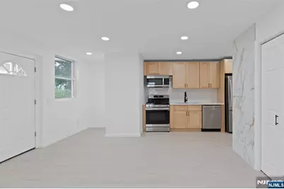 418 E Brinkerhoff Avenue, Palisades Park, NJ 07650 - Photo 8
