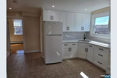 14 Chestnut Street 2nd Floor #2nd Floor, Elmwood Park, NJ 07407 - Photo 6