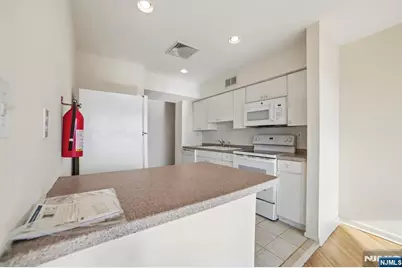 364 Palisade Avenue 5E #5E, Cliffside Park, NJ 07010 - Photo 12