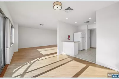 364 Palisade Avenue 5E #5E, Cliffside Park, NJ 07010 - Photo 8