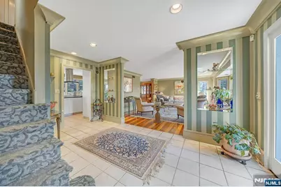 17 Sycamore Drive, Woodcliff Lake, NJ 07677 - Photo 6