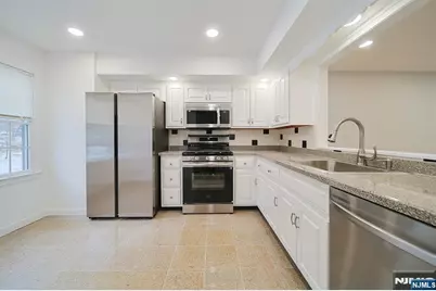 196 Madison Avenue 15 #15, Dumont, NJ 07628 - Photo 8