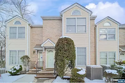 196 Madison Avenue 15 #15, Dumont, NJ 07628 - Photo 2