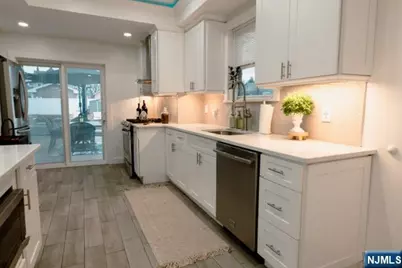 290 Elm Avenue, Bogota, NJ 07603 - Photo 8