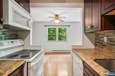 100 Pierson Miller Drive F21 #F21, Pompton Lakes, NJ 07442 - Photo 8