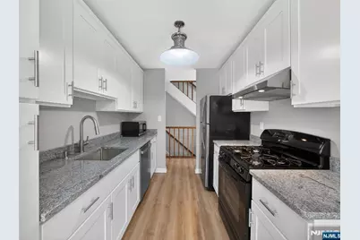 2506 Hemingway Lane, Mahwah, NJ 07430 - Photo 10