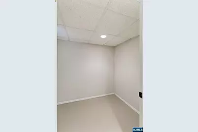 47 Peek Street, Rochelle Park Township, NJ 07662 - Photo 24