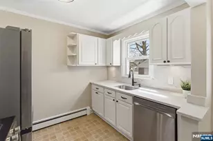 47 Peek St, Rochelle Park Township, NJ 07662 - Photo 12