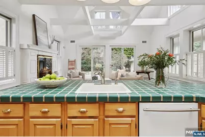 167 Hobart Avenue, Millburn, NJ 07078 - Photo 18