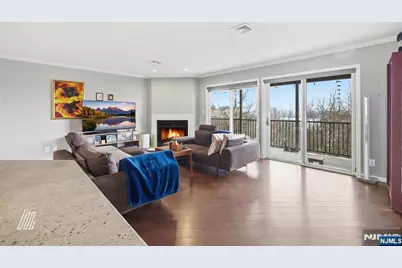 300 Gorge Road 75 #75, Cliffside Park, NJ 07010 - Photo 4