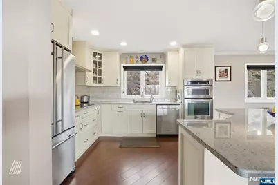 300 Gorge Road 75 #75, Cliffside Park, NJ 07010 - Photo 10