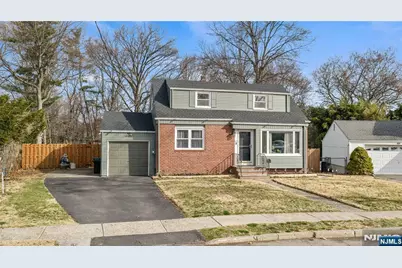 44 Schlosser Drive, Rochelle Park Township, NJ 07662 - Photo 2