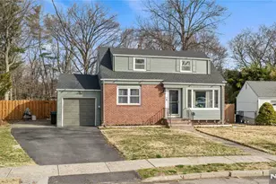 44 Schlosser Dr, Rochelle Park Township, NJ 07662 - Photo 2