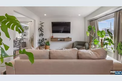 44 Schlosser Drive, Rochelle Park Township, NJ 07662 - Photo 12