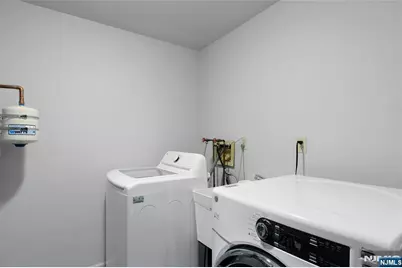 364 Piermont Avenue, Hillsdale, NJ 07642 - Photo 22