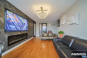 612 Hudson Park 612, Edgewater, NJ 07020 - Photo 2