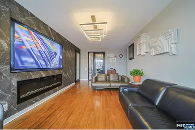 612 Hudson Park 612 #612, Edgewater, NJ 07020 - Photo 2