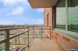 612 Hudson Park 612, Edgewater, NJ 07020 - Photo 6