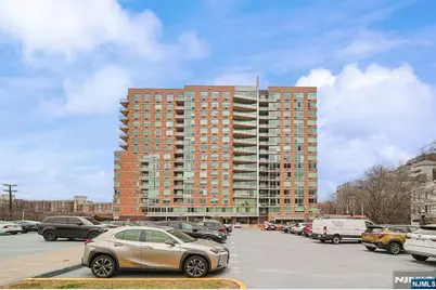 612 Hudson Park 612 #612, Edgewater, NJ 07020 - Photo 1