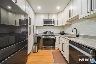 612 Hudson Park 612 #612, Edgewater, NJ 07020 - Photo 12
