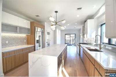 35 Henry Avenue 2nd Floor #2nd Floor, Palisades Park, NJ 07650 - Photo 6