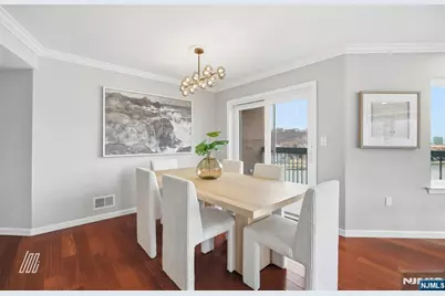 504 Nelson Court, Edgewater, NJ 07020 - Photo 8