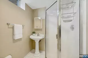 1 Laurel Ct, Oakland, NJ 07436 - Photo 48