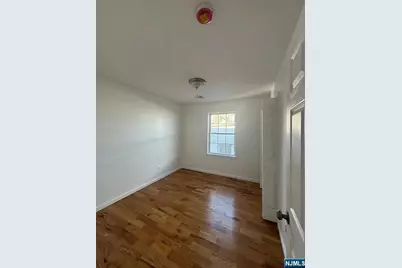 339 Ocean Avenue, Jersey City, NJ 07305 - Photo 24