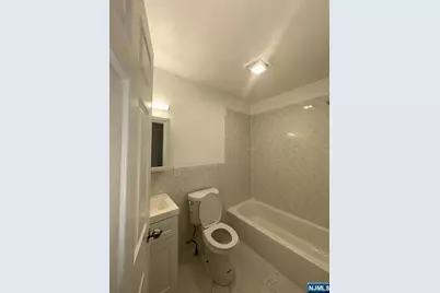 339 Ocean Avenue, Jersey City, NJ 07305 - Photo 12