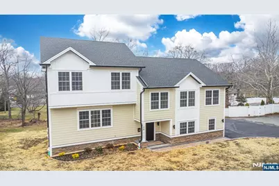 24 Shrewsbury Drive, Livingston, NJ 07039 - Photo 2