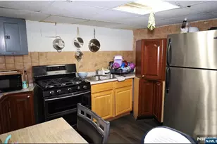 16 Krueger Pl, Passaic, NJ 07055 - Photo 10