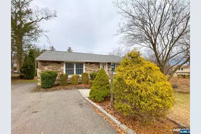 28 Woodside Drive, West Milford, NJ 07480 - Photo 4