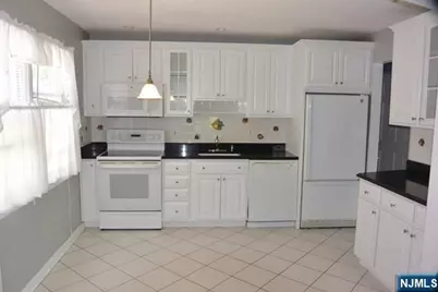 382 Mayer Court 1 #1, Ridgefield, NJ 07657 - Photo 6