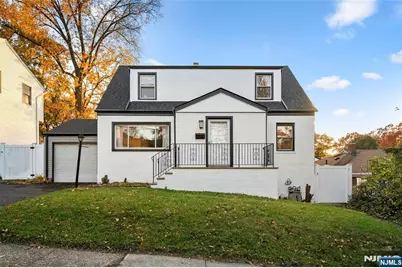 636 Elm Avenue, Ridgefield, NJ 07657 - Photo 2