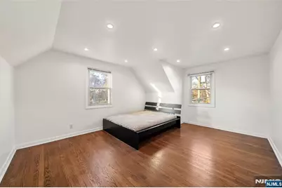636 Elm Avenue, Ridgefield, NJ 07657 - Photo 20