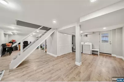 636 Elm Avenue, Ridgefield, NJ 07657 - Photo 24