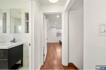 636 Elm Avenue, Ridgefield, NJ 07657 - Photo 16