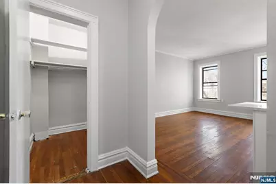 821 Bergen Avenue B12 #B12, Jersey City, NJ 07306 - Photo 8