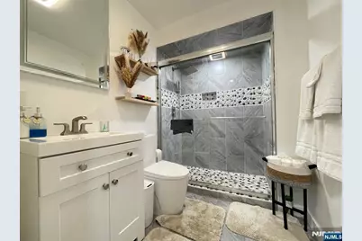 346 Harding Avenue, Clifton, NJ 07011 - Photo 14