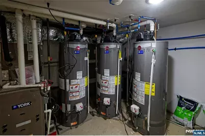 81 Grove Street, East Orange, NJ 07017 - Photo 36