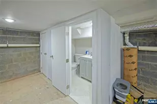 81 Grove St, East Orange, NJ 07017 - Photo 32