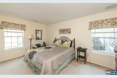 1060 Chedworth Circle, Mahwah, NJ 07430 - Photo 16