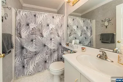 1060 Chedworth Circle, Mahwah, NJ 07430 - Photo 14