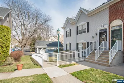 1060 Chedworth Circle, Mahwah, NJ 07430 - Photo 2