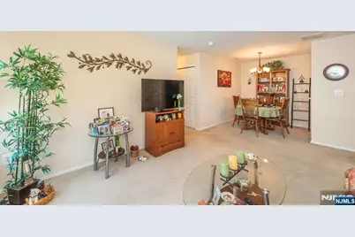 1060 Chedworth Circle, Mahwah, NJ 07430 - Photo 6