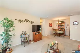 1060 Chedworth Cir, Mahwah, NJ 07430 - Photo 6