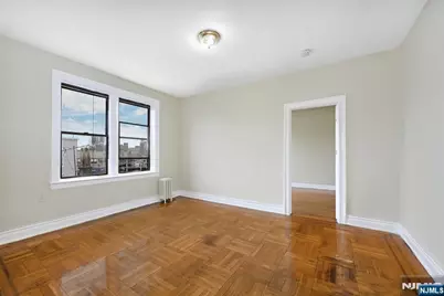 124 Storms Avenue 4E #4E, Jersey City, NJ 07306 - Photo 2