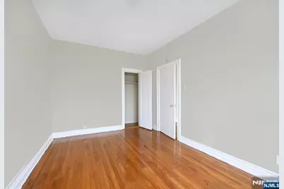 124 Storms Avenue 4E #4E, Jersey City, NJ 07306 - Photo 12